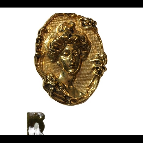 VINTAGE gold tone  Victorian brooch pin with lady face - Picture 5 of 9
